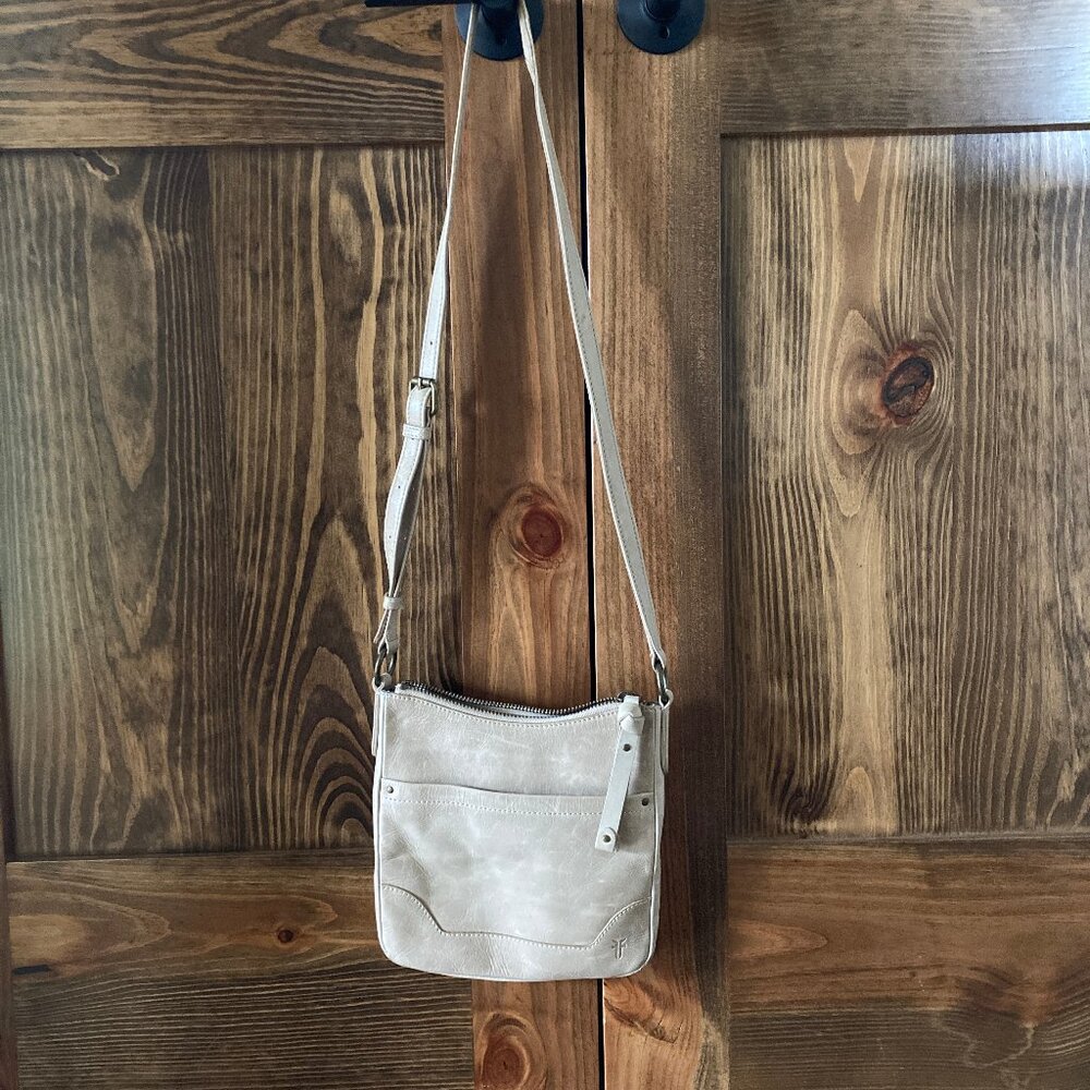 Frye Melissa Crossbody Bag Cream Leather Zip Adjustable Strap